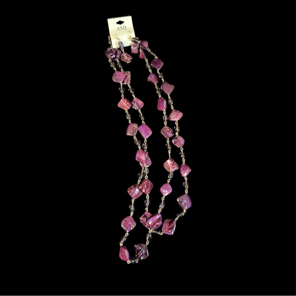 AMI Necklace And Earring Set